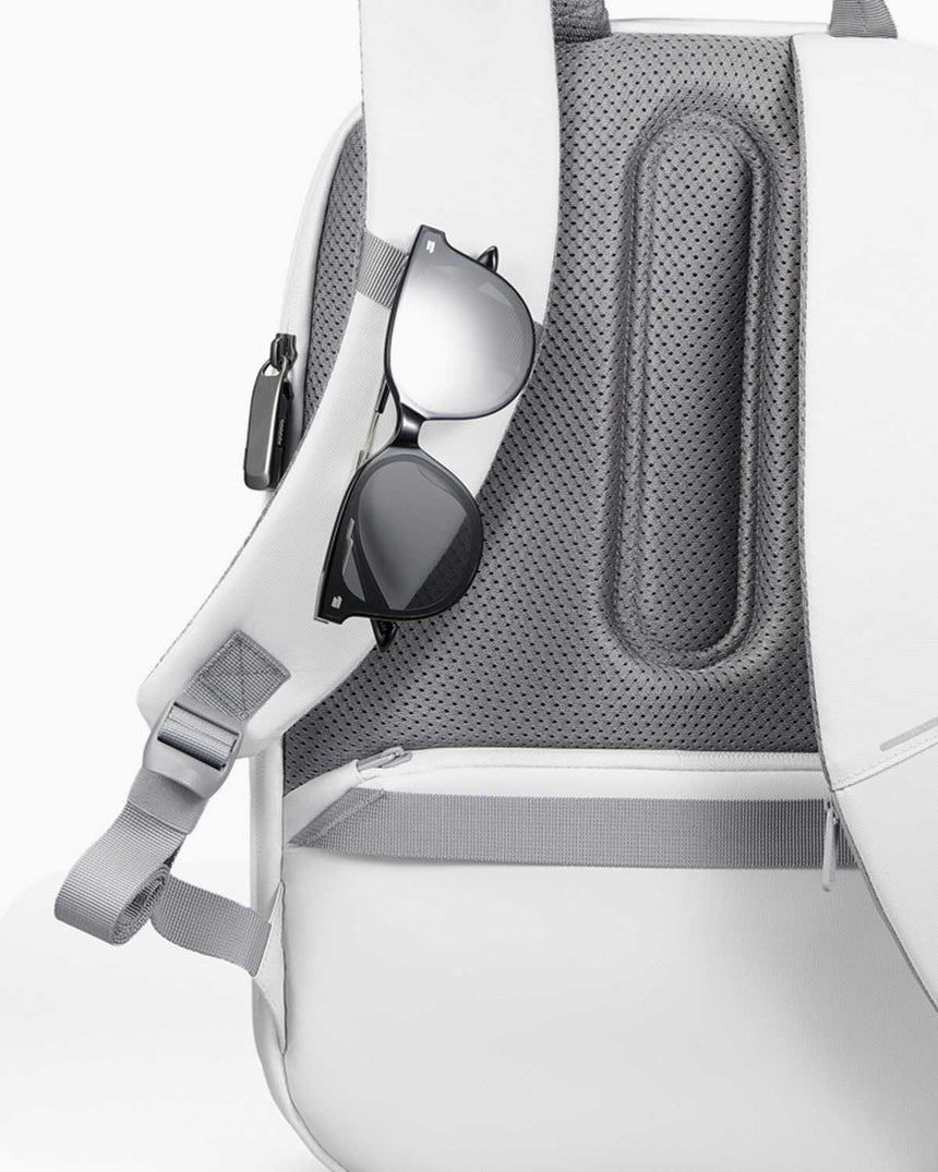 XD Design Bobby Edge 16 Inc 17L Uyumlu Hırsızlık Korumalı Sırt Çantası Off White