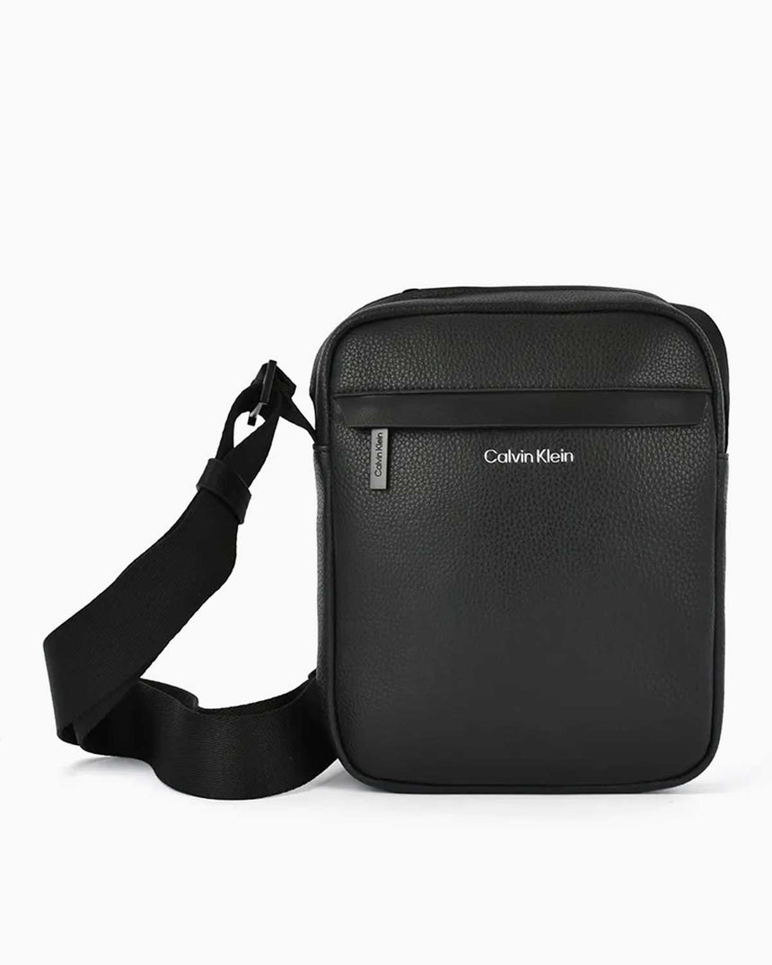 Calvin Klein Must Reporter Çapraz Askılı Çanta Ck Black Pebble