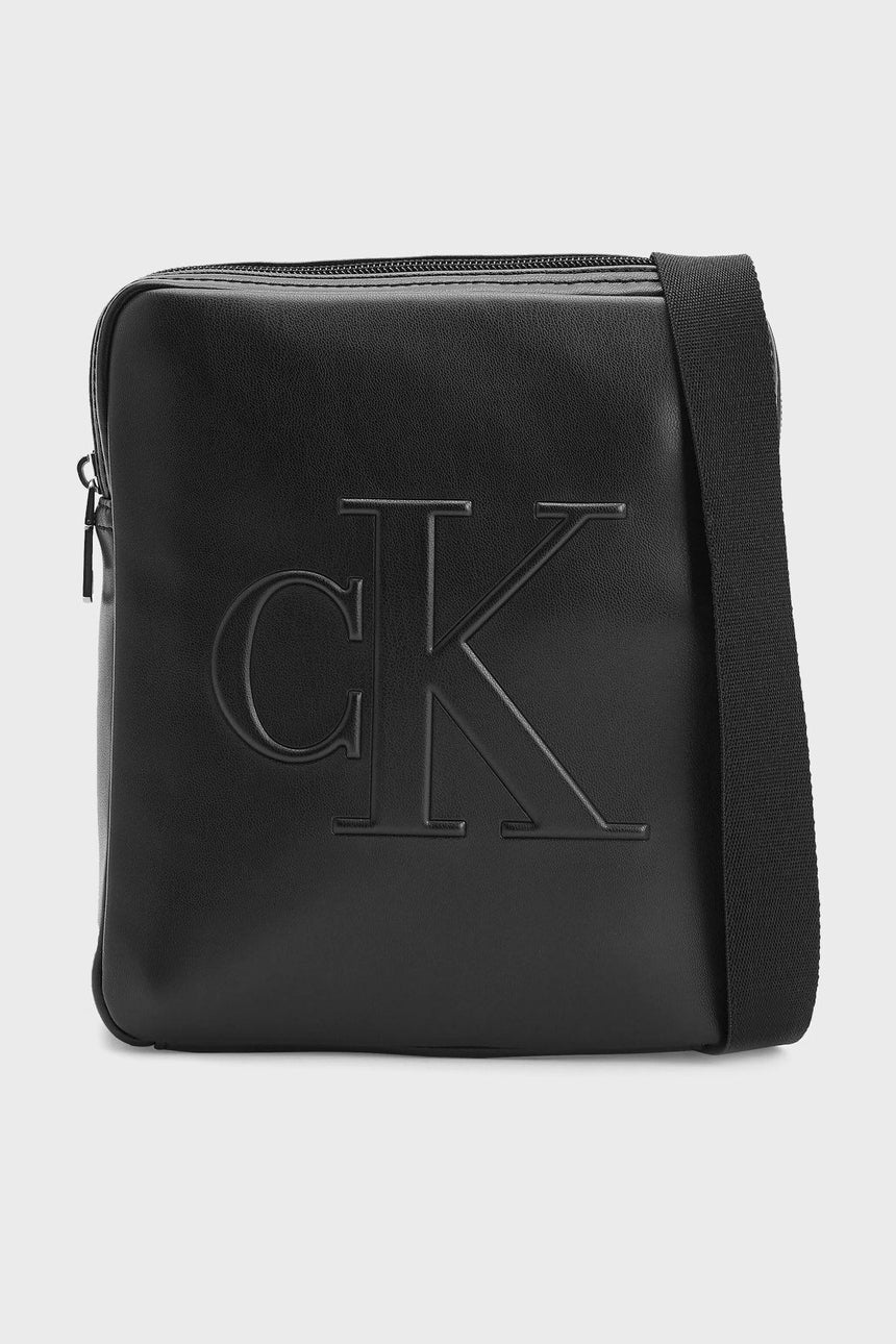 Calvin Klein CK Kabartma Logolu Fermuarlı Erkek Çapraz Askılı Çanta Black