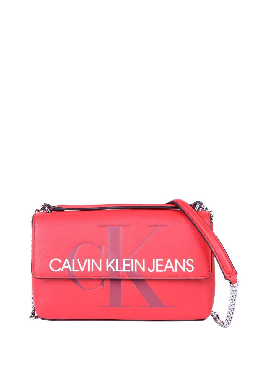 Calvin Klein Sculpted Monogram E/W Flap Çapraz Askılı Kadın Çantası Barbados Cherry