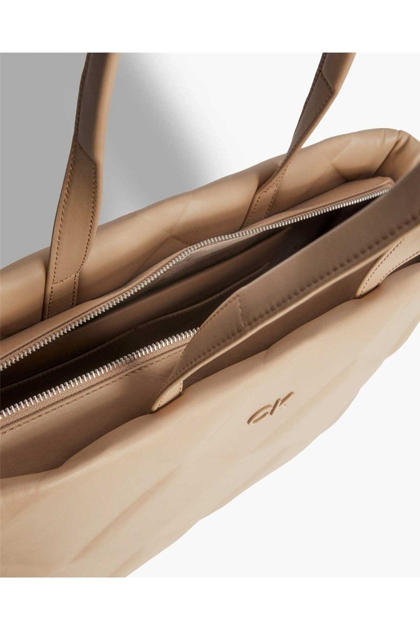 Calvin Klein Re-Lock Qouılt Bags Kadın Omuz Çantası Bej