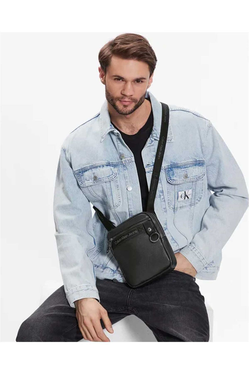 Calvin Klein Crossovers Çapraz Askılı Erkek Çantası Siyah