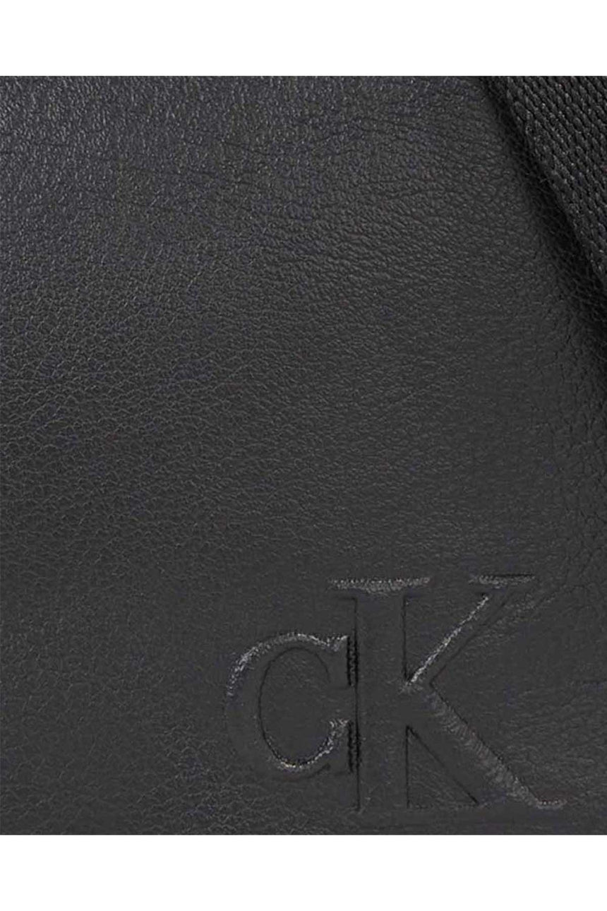 Calvin Klein Çapraz Askılı Kadın Çantası Siyah