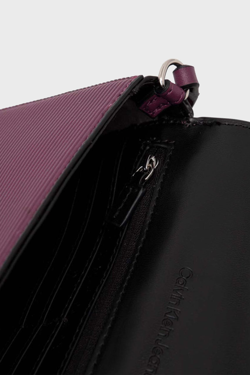Calvin Klein Çapraz Askılı Kadın Çantası Purple