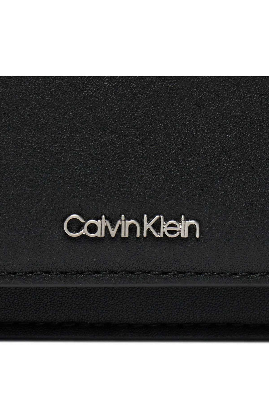 Calvin Klein Must Ayarlanabilir Çapraz Askılı Çanta Black