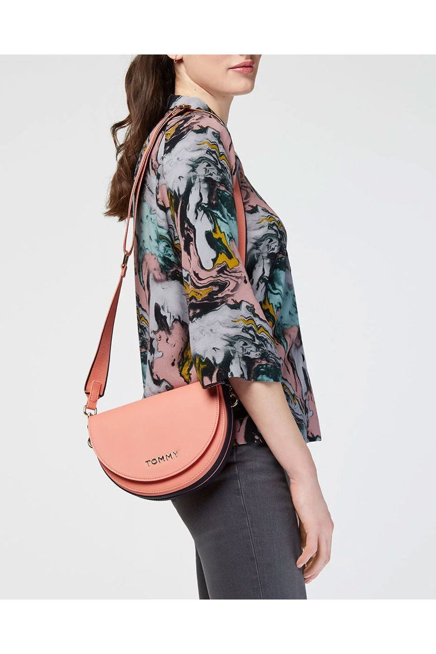 Tommy Hilfiger Staple Saddle Çapraz Askılı Kadın Çantası Island Coral