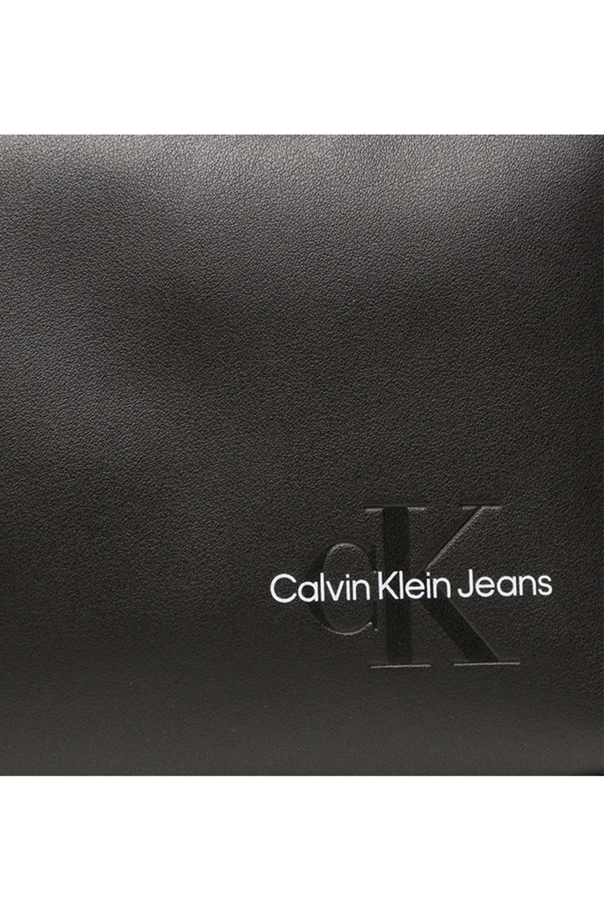 Calvin Klein Sculpted Rounded Çapraz Askılı Kadın Çantası Black