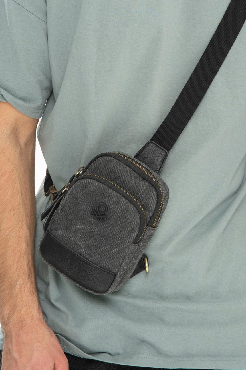 Benetton Logolu Çapraz Askılı Çanta Siyah