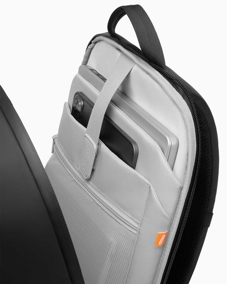 XD Design Bobby Edge 16 Inc 17L Uyumlu Hırsızlık Korumalı Sırt Çantası Black