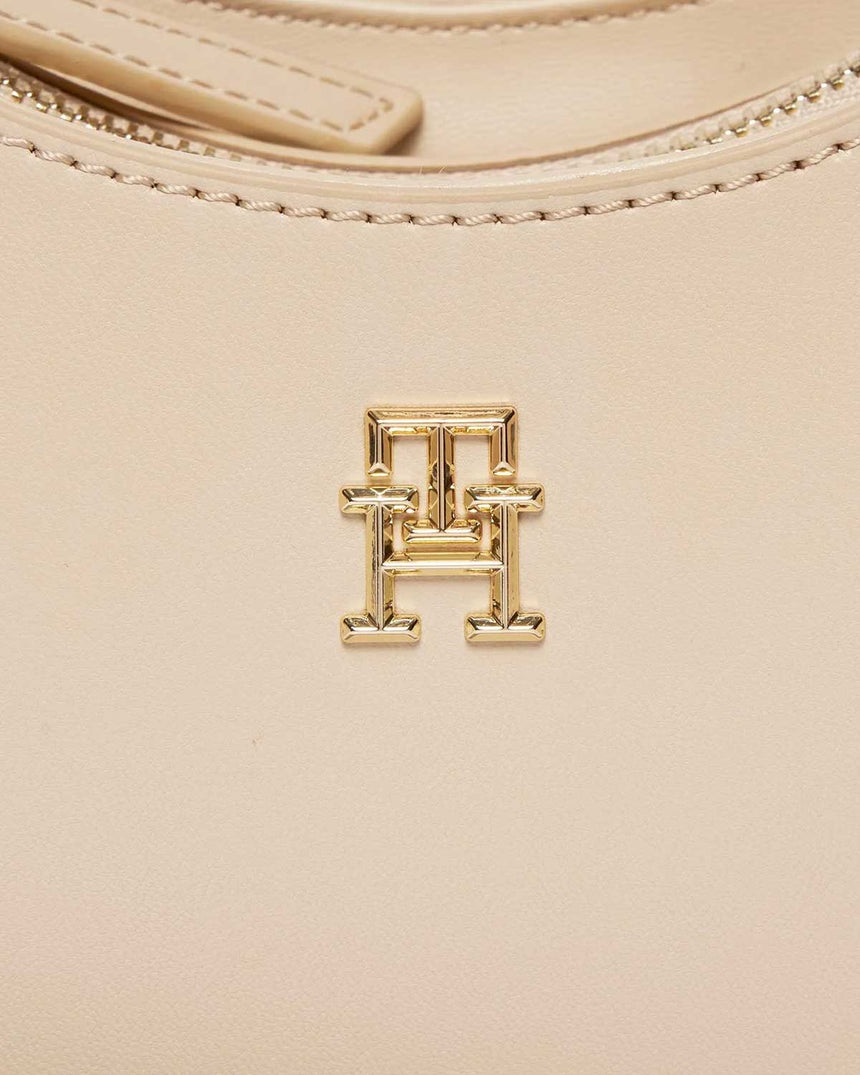 Tommy Hilfiger Refined Chain Zincir Detaylı Omuz Çantası Beige