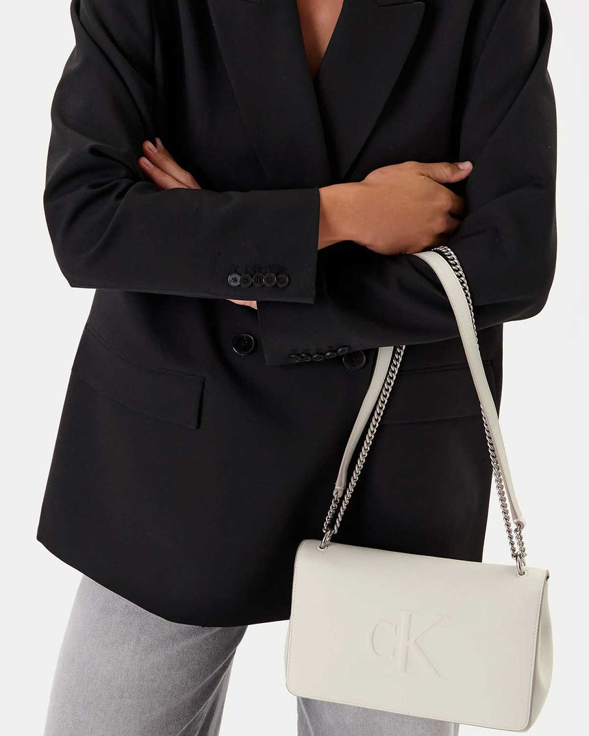 Calvin Klein Sculpted Flap Çapraz Askılı Çanta Lily White