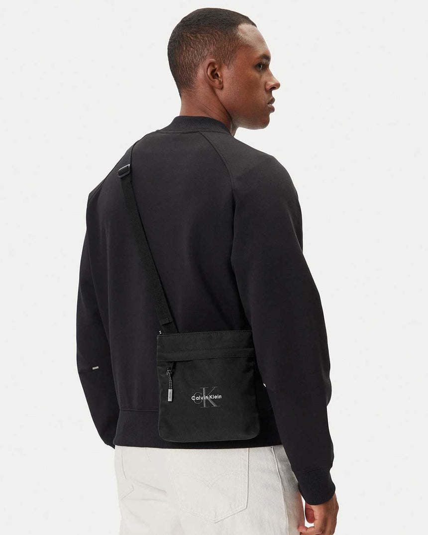 Calvin Klein Düz Naylon Erkek Çapraz Askılı Çanta Black