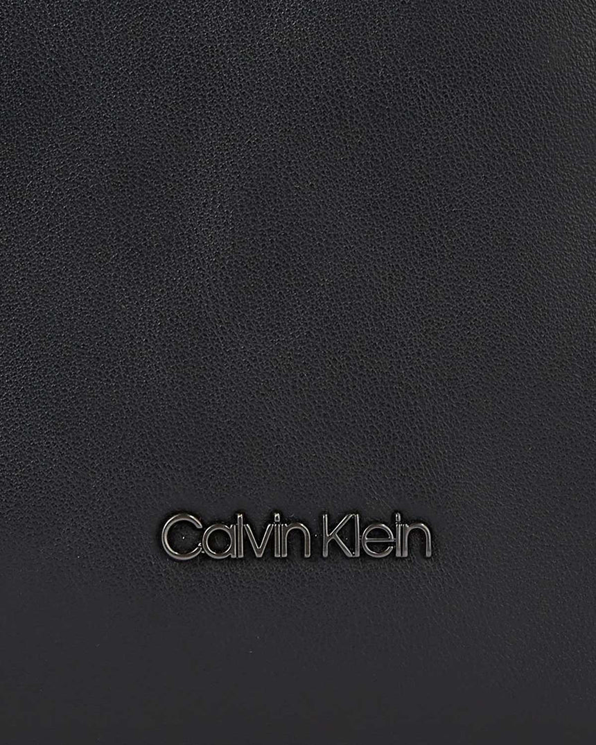 Calvin Klein Elevated Pu Flatpack Çapraz Askılı Çanta Black