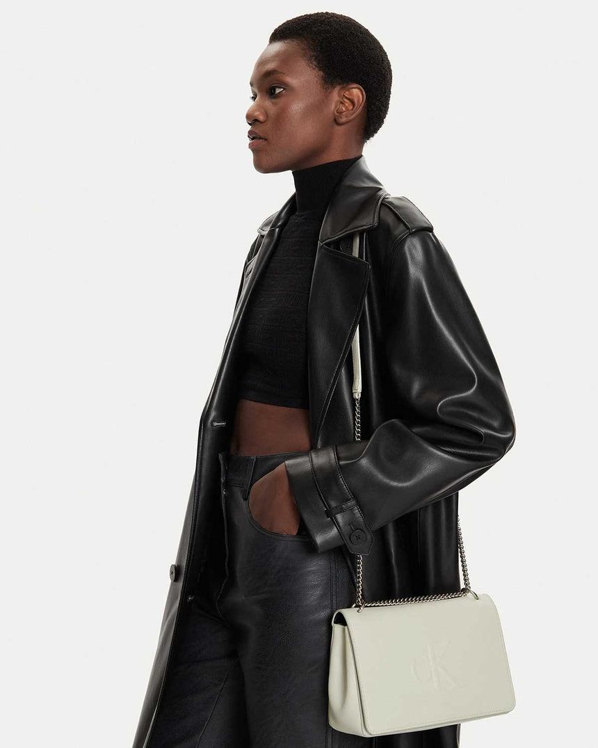 Calvin Klein Sculpted Flap Zincir Detaylı Çapraz Askılı Çanta Birch