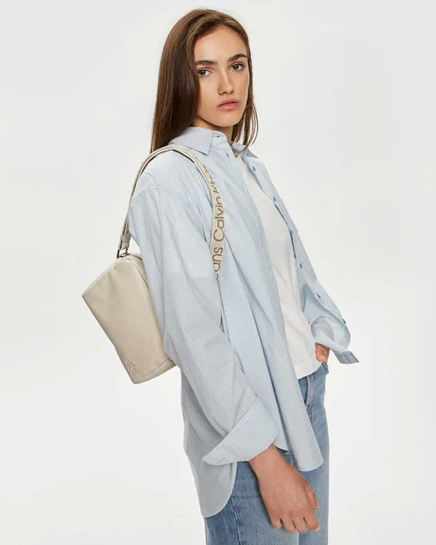 Calvin Klein Ultralight Kalın Askılı Çapraz Askılı Çanta Eggshell