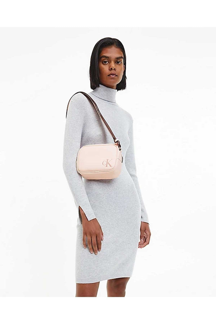 Calvin Klein Sculpted Çapraz Askılı Kadın Çantası Pink