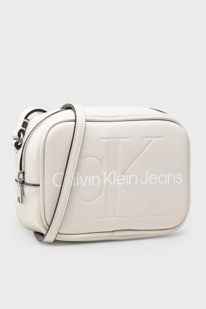 Calvin Klein Sculpted Camera Bag Mono Kadın Çapraz Çanta Eggshell