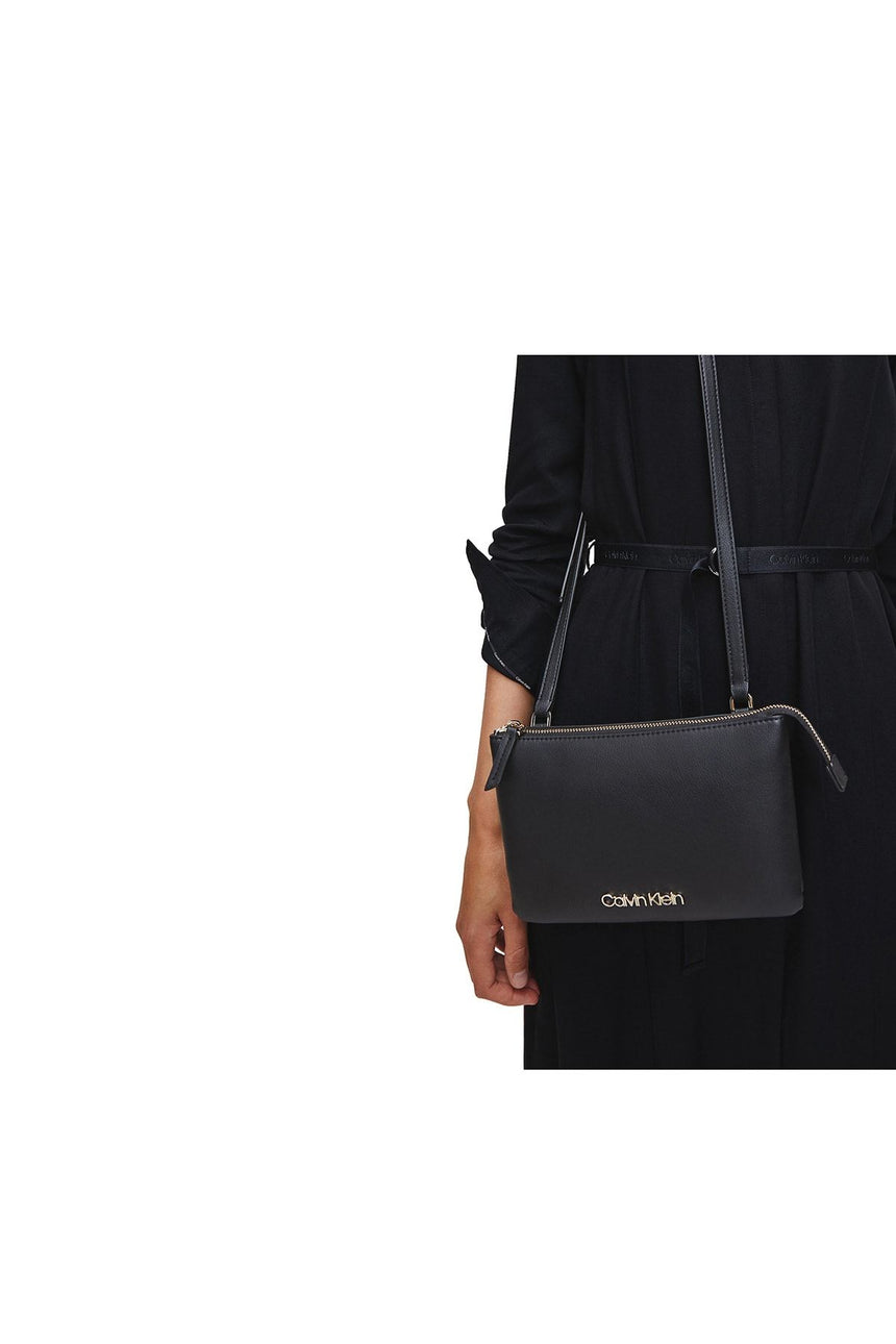 Calvin Klein Kadın Ew Crossbody Double Crossovers Çapraz Askılı Çanta Black