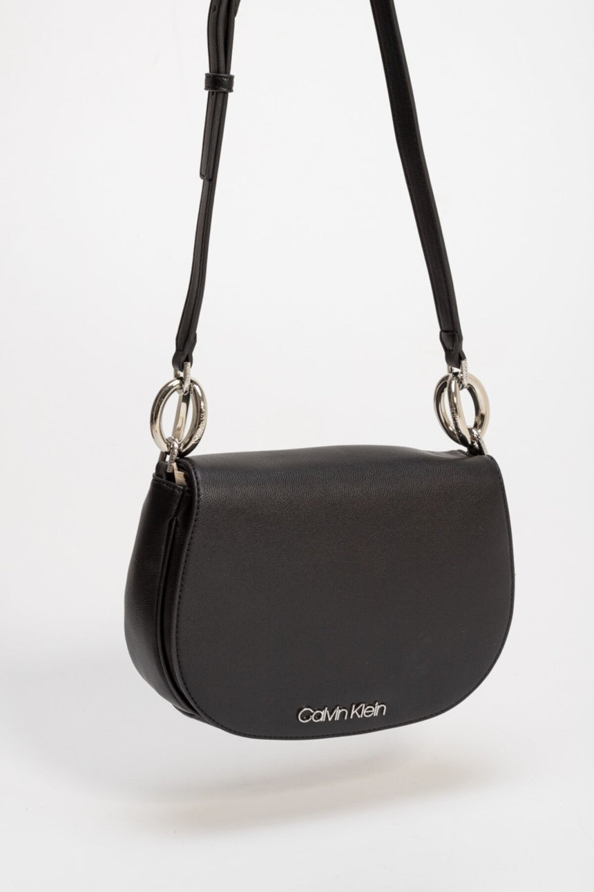Calvin Klein Ck Chain Saddle Bag Çapraz Askılı Kadın Çantası Black