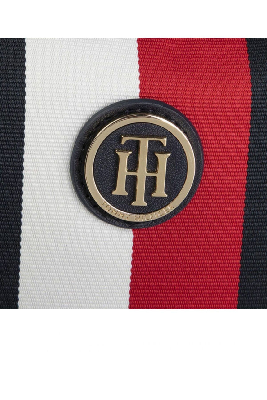 Tommy Hilfiger Poppy Çapraz Askılı Kadın Çantası Navy