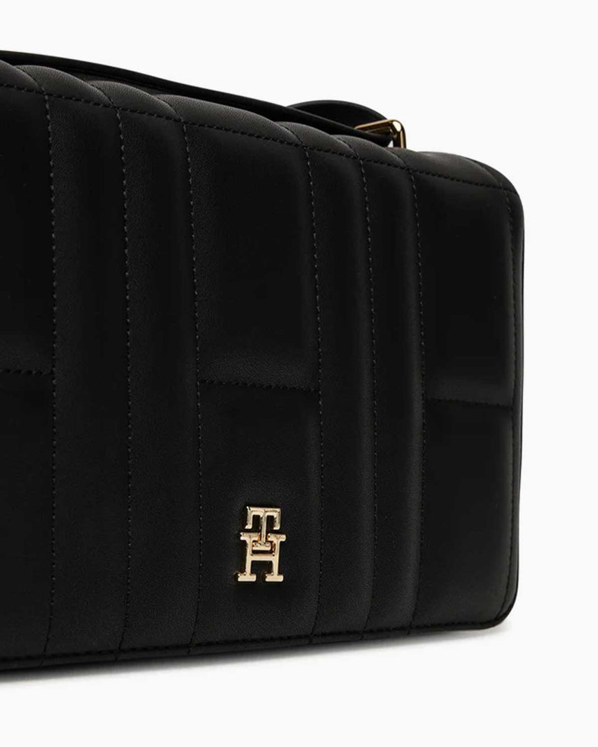 Tommy Hilfiger Feminen Kapaklı Çapraz Askılı Çanta Black