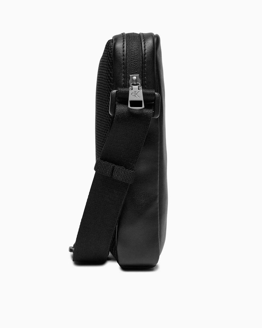 Calvin Klein Crossover Baskılı Çapraz Askılı Çanta Black