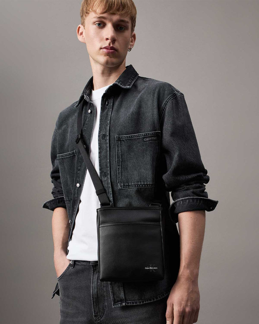 Calvin Klein Mono Logo Flat Çapraz Askılı Çanta Black