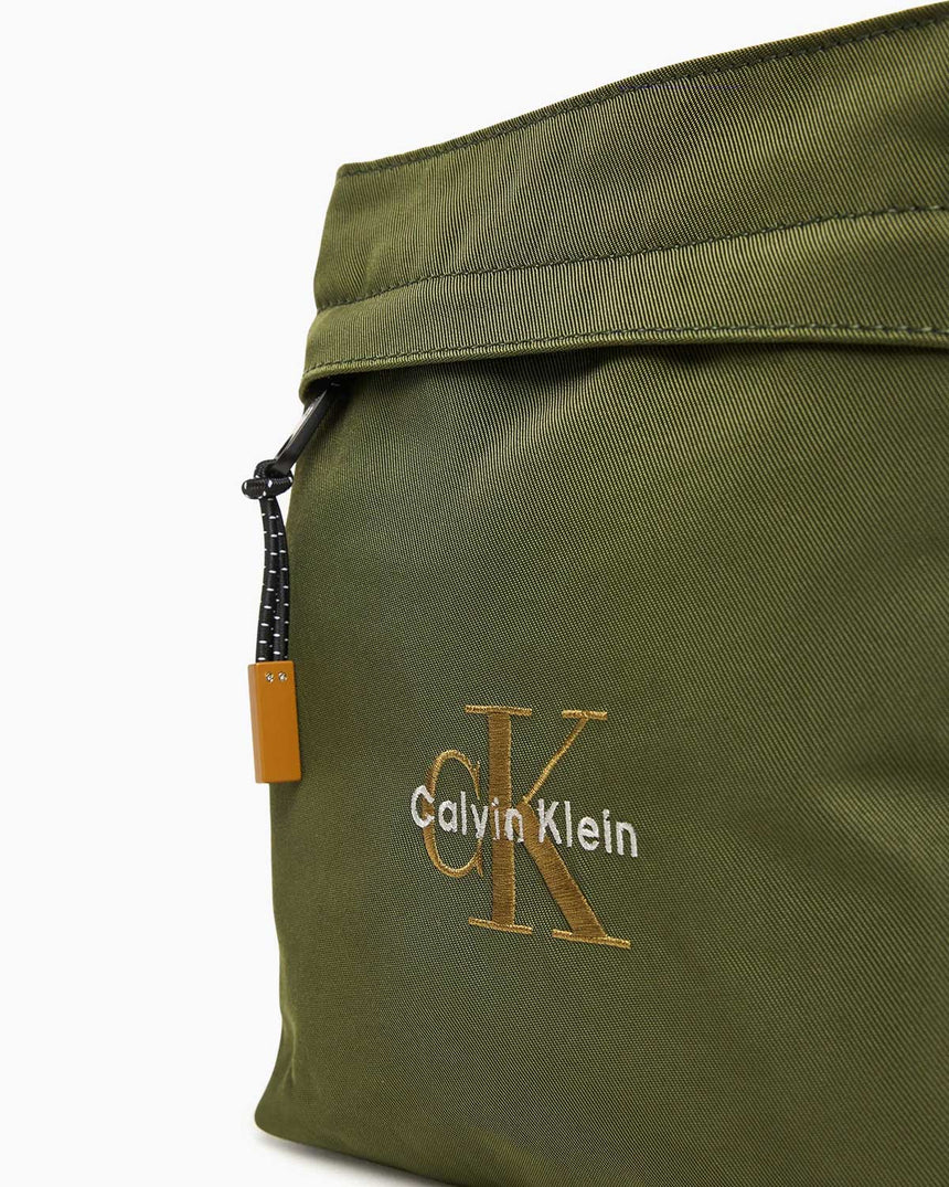 Calvin Klein Düz Naylon Erkek Çapraz Askılı Çanta Thyme