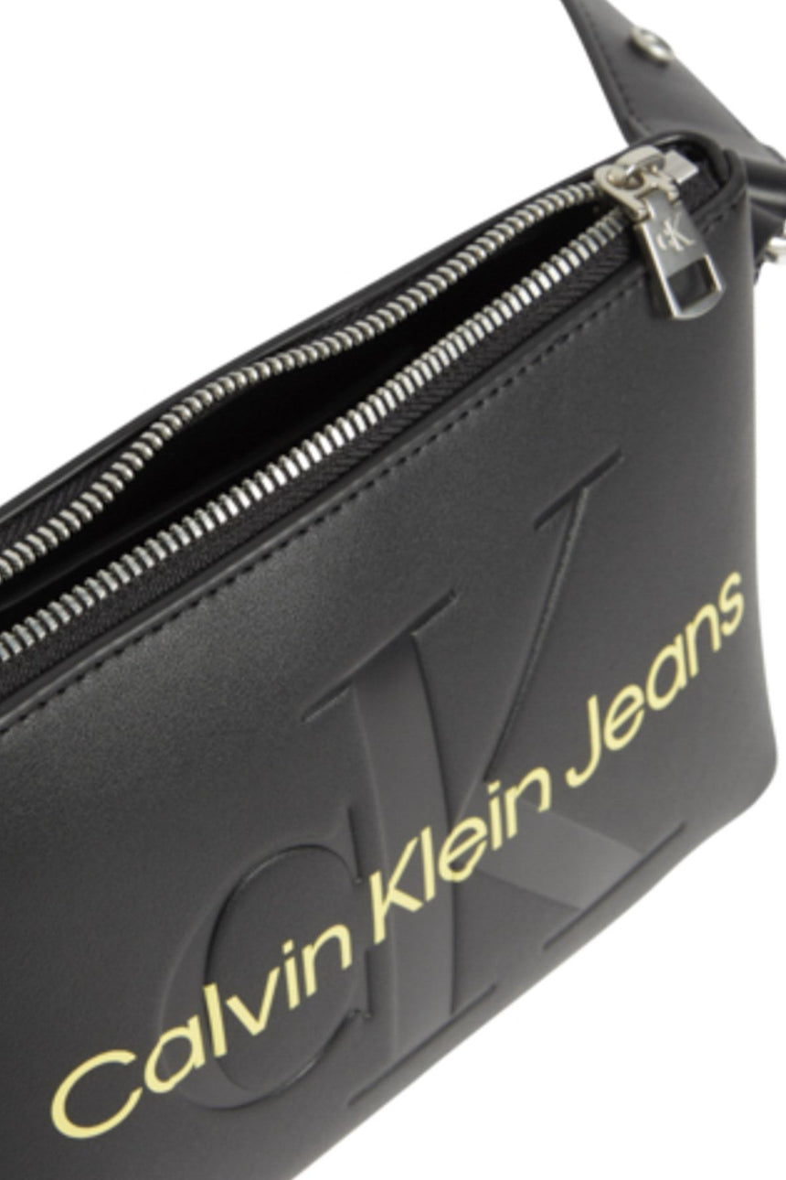 Calvin Klein Sculpted Camera Pouch Çapraz Askılı Kadın Çantası Black