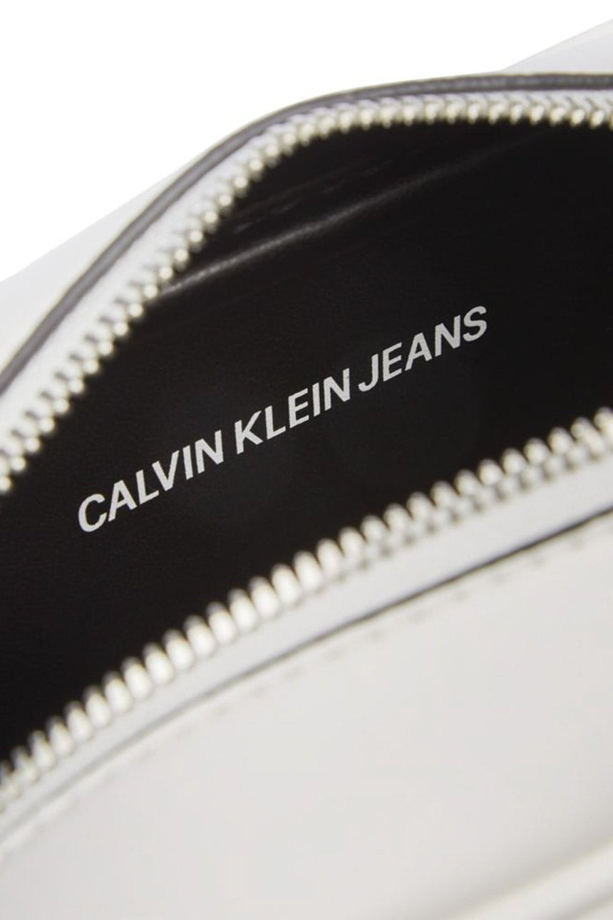 Calvin Klein Camera Bag Aop Çapraz Askılı Kadın Çantası Bright White