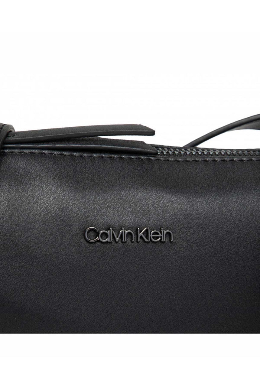 Calvin Klein Calvin Resort Shoulder Bag Kadın Omuz Çantası CK Black