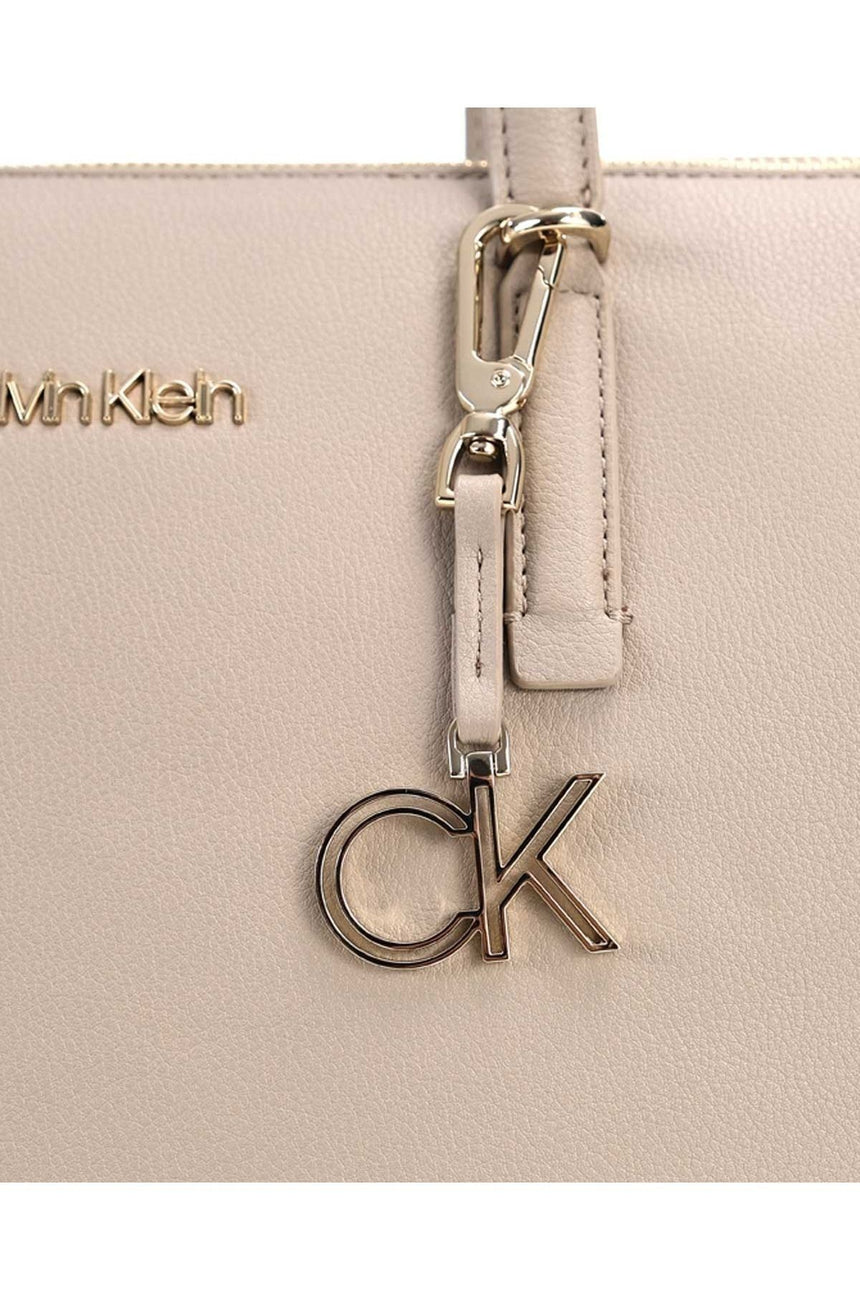 Calvin Klein Kadın Must Shopper Omuz Çantası Grey
