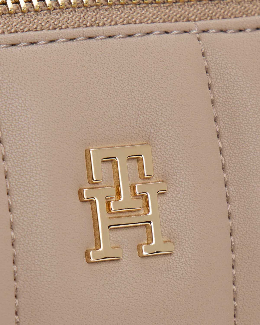 Tommy Hilfiger Feminen Kadın Çıkartılabilir Askılı Kamera Çantası Coastal Taupe