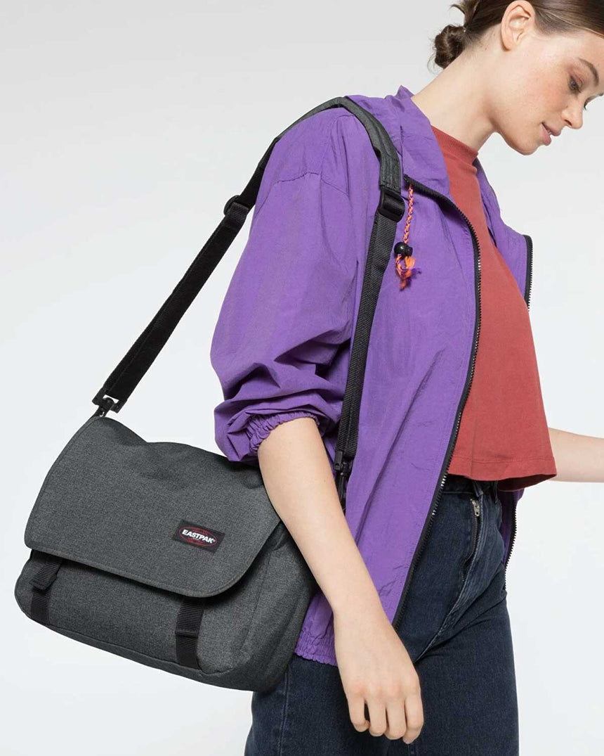 Eastpak Jr Kapaklı Postacı Çantası