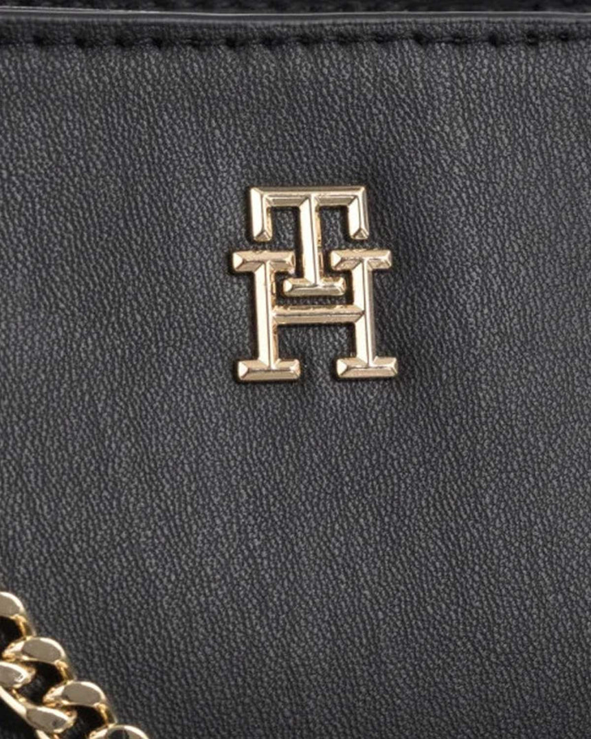 Tommy Hilfiger Zincirli Çapraz Askılı Çanta