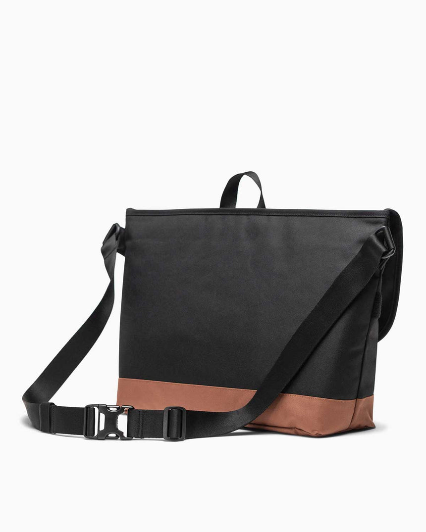 Herschel Cove Messenger Çapraz Askılı Çanta Black/Saddle Brown
