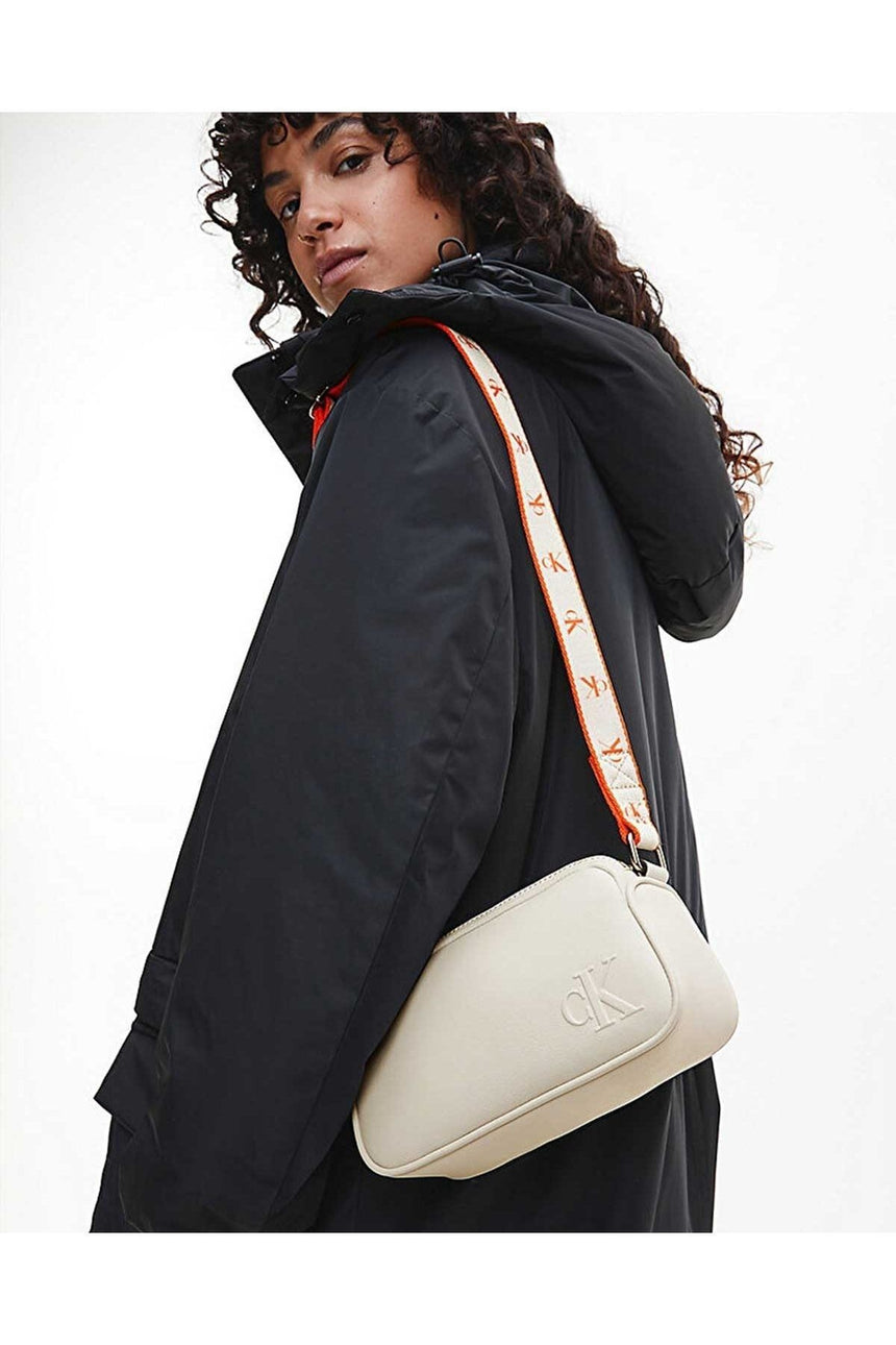 Calvin Klein Ultralight Ew Çapraz Askılı Kadın Çantası White