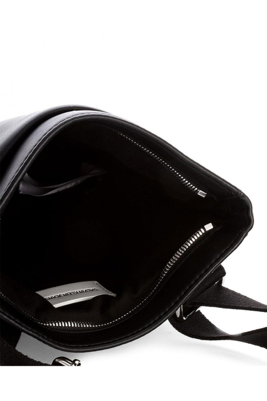 Calvin Klein Smooth Flat Çapraz Askılı Erkek Çantası Black