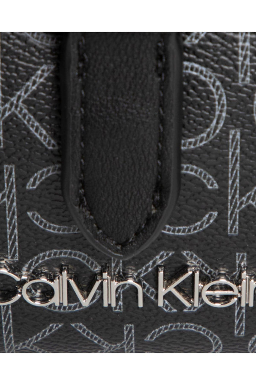 Calvin Klein Ew Conv Flap Md Çapraz Askılı Kadın Çantası Black Mono Mix