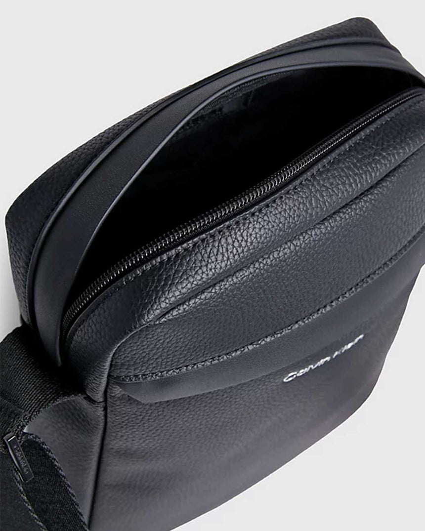 Calvin Klein Must Reporter Çapraz Askılı Çanta Black