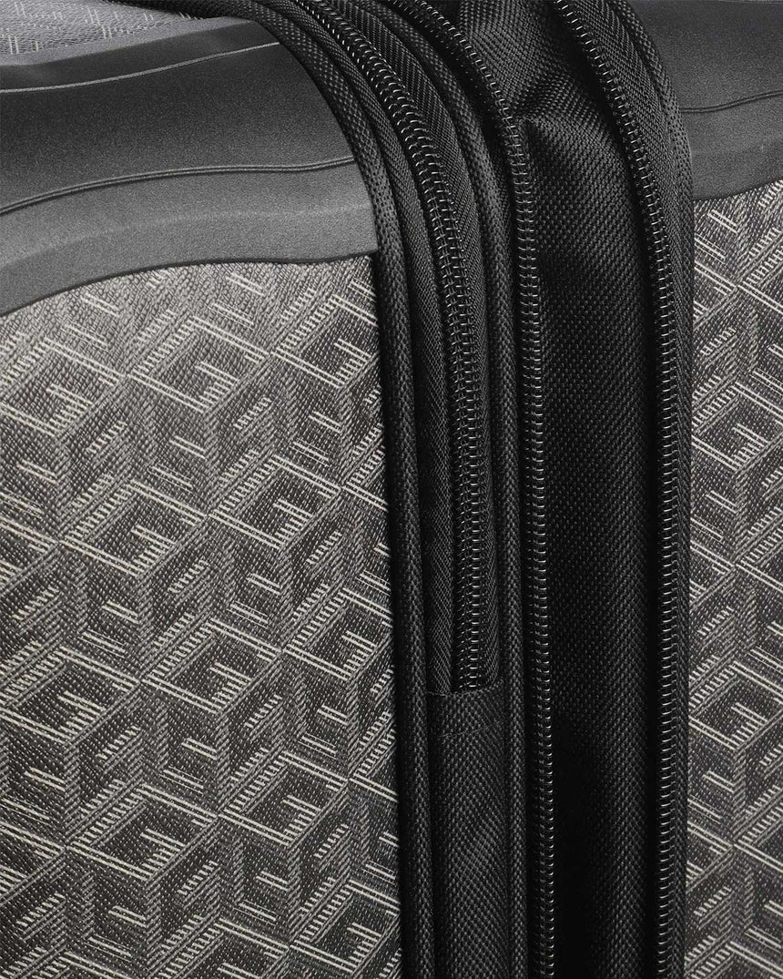 Guess Wilder 28 In 8-Wheel Travel Orta Boy Valiz