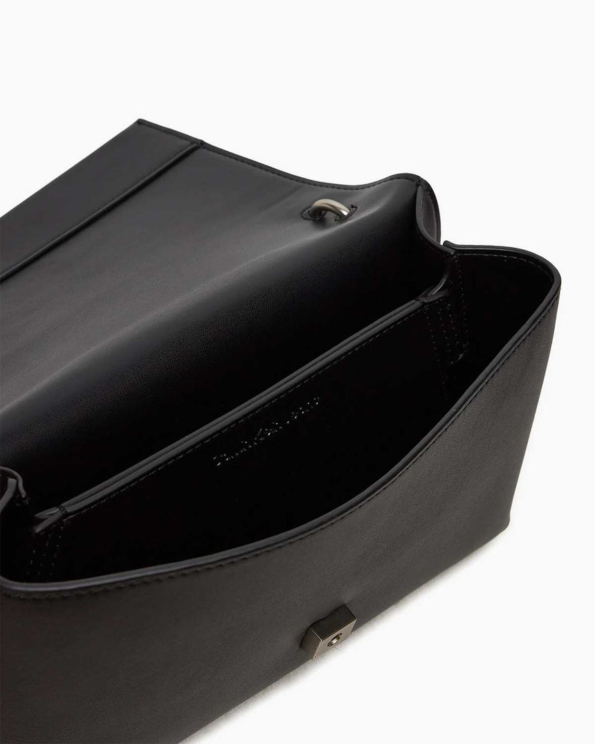 Calvin Klein Sculpted Flap Omuz Çantası Black/Neutral