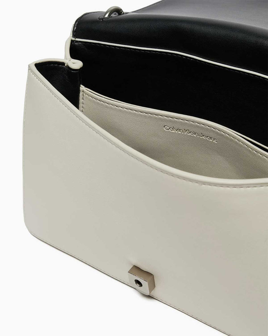Calvin Klein Sculpted Flap Zincir Detaylı Çapraz Askılı Çanta Birch