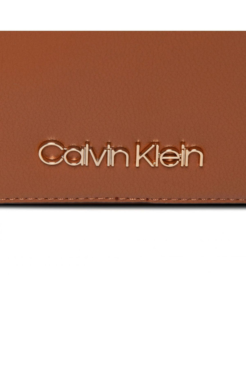 Calvin Klein Camera Bag Çapraz Askılı Kadın Çantası Cognac