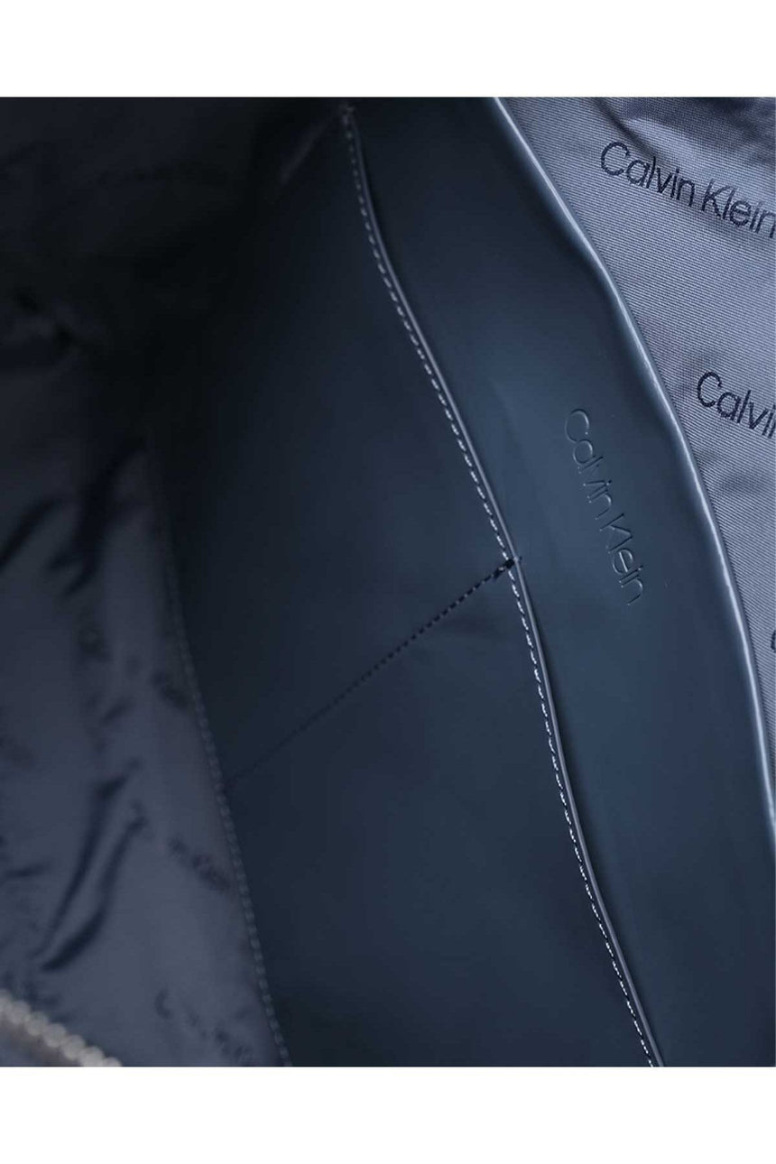 Calvin Klein Kadın Must Shopper Em Monogram Omuz Çantası Grey