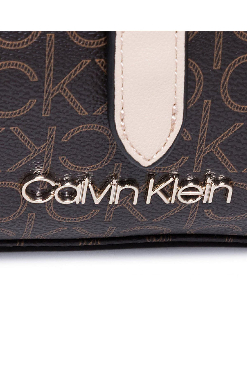 Calvin Klein Ew Conv Flap Md Çapraz Askılı Kadın Çantası Brown Mono Mix