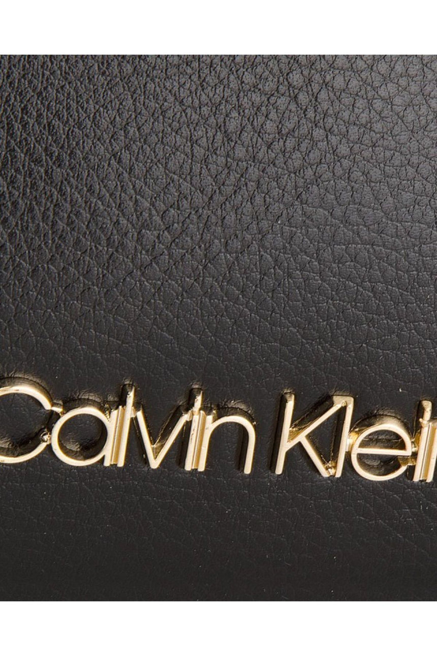 Calvin Klein Frame Camera Bag Çapraz Askılı Kadın Çantası Black
