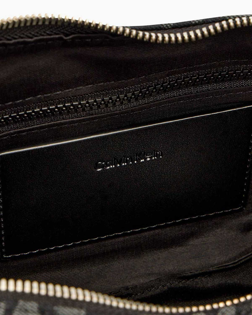 Calvin Klein Monogram Desenli Sıkıştırılmış Kadın Omuz Çantası Black