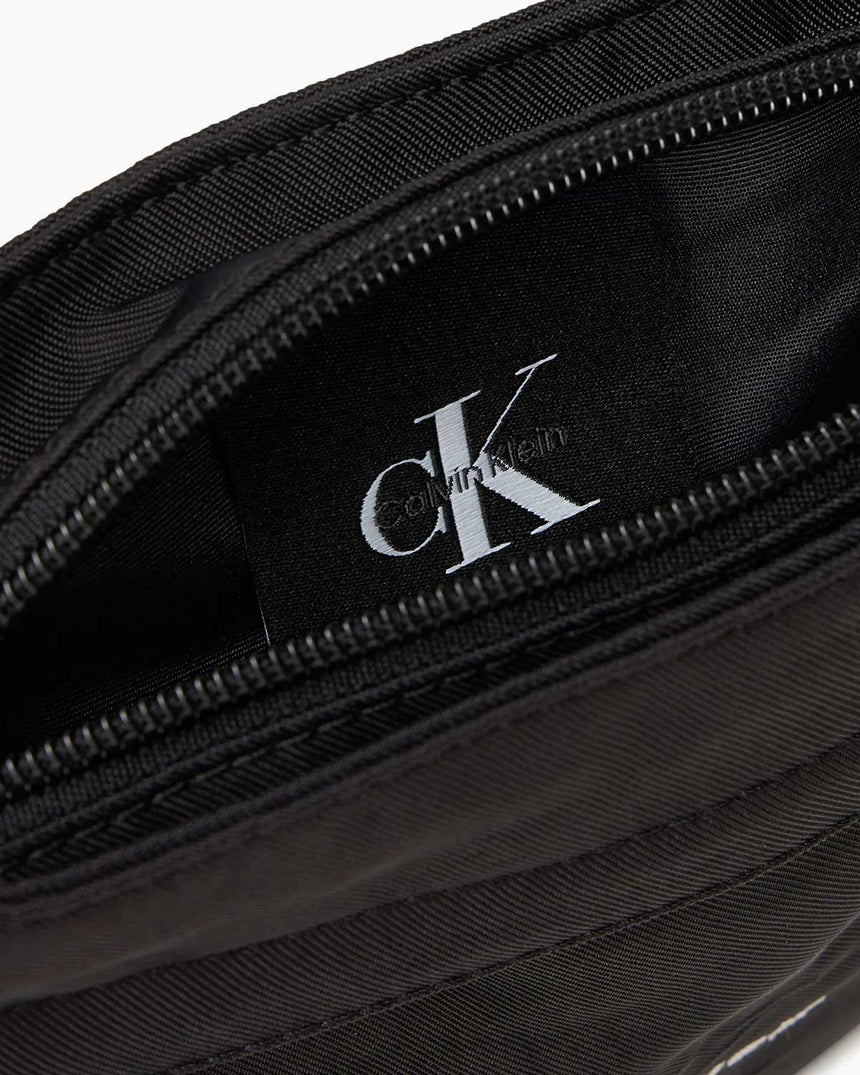 Calvin Klein Düz Naylon Erkek Çapraz Askılı Çanta Black