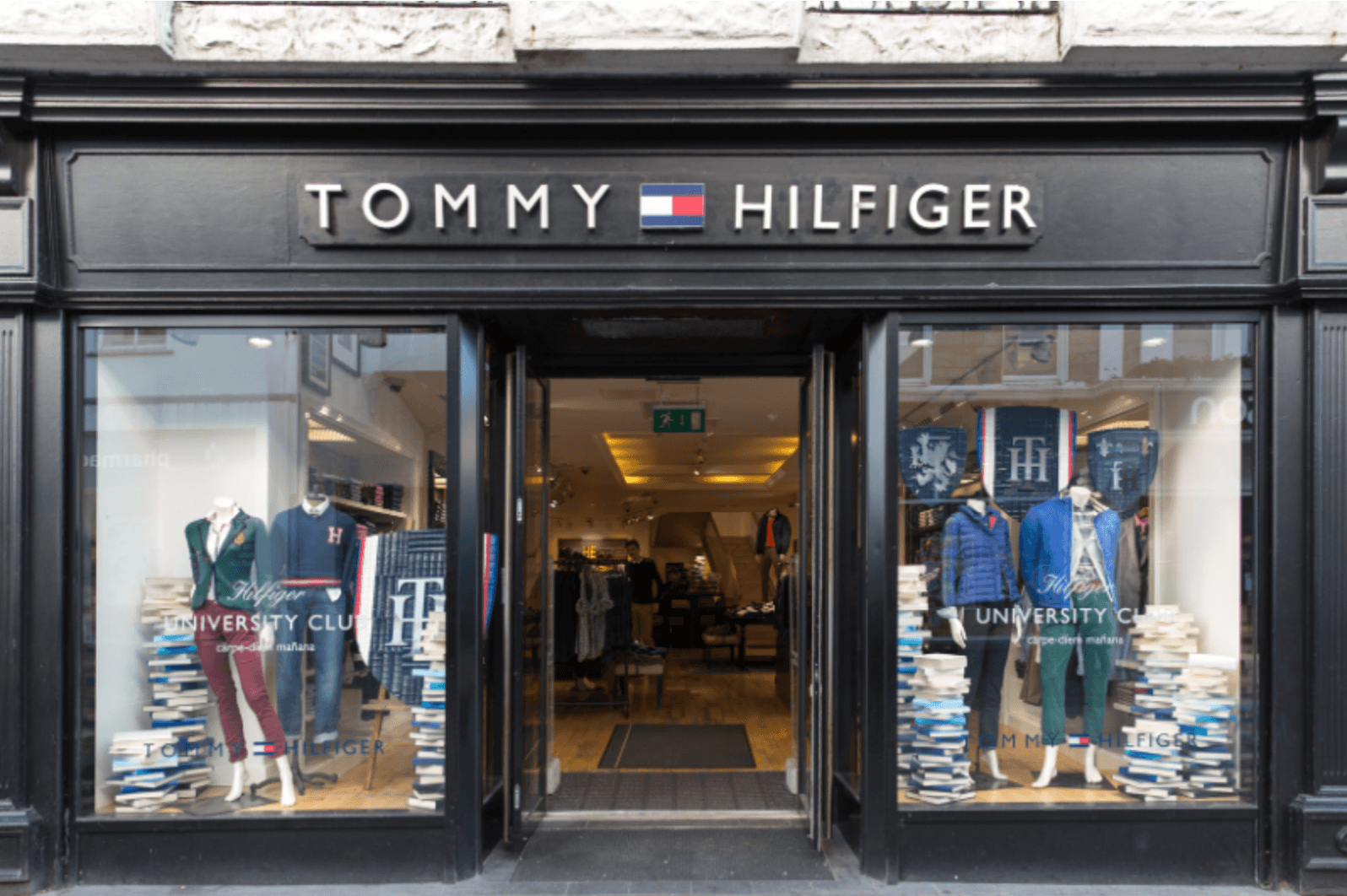 Tommy Hilfiger: 40 Yıllık Bir Başarı Hikayesi - ECANTA